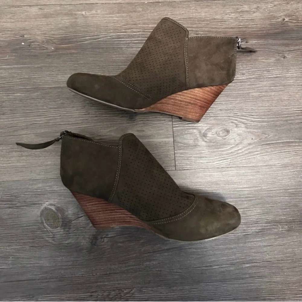 💚 NEW! REPORT Olive Green Ankle Booties - Size 10